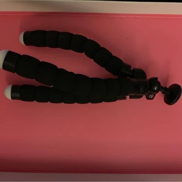 💸🛍️💲A L E 🛍️💸
 • Phone Tripod w/ Fish-eye Camera Phone Lens Attachment 📸 - Picture 4 of 7